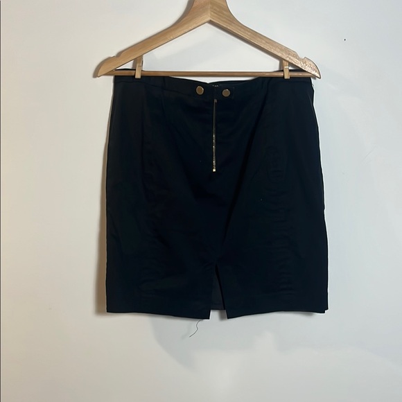 Express Classic Black Skirt - Picture 3 of 4